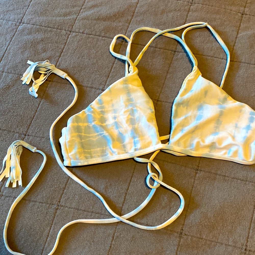Acacia Swimwear Bikini Top | Size Large